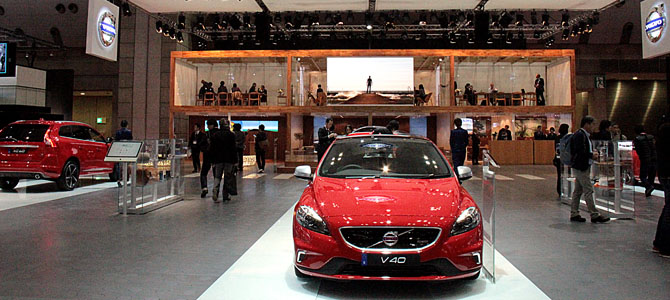 Volvo booth Tokyo - Picture courtesy Bertel Schmitt